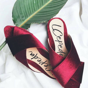 Flats with great taste!